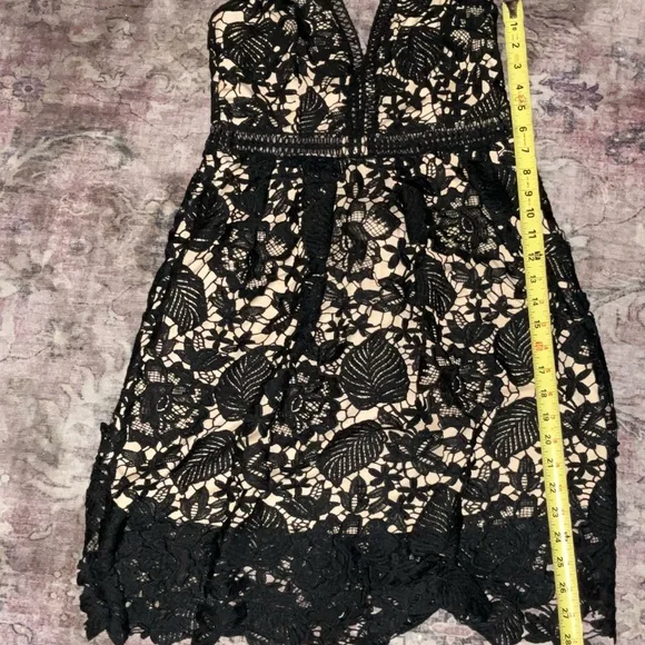 Romeo Juliet Couture Black Double V Lace Midi Dress [ SZ med ] - Picture 15 of 16